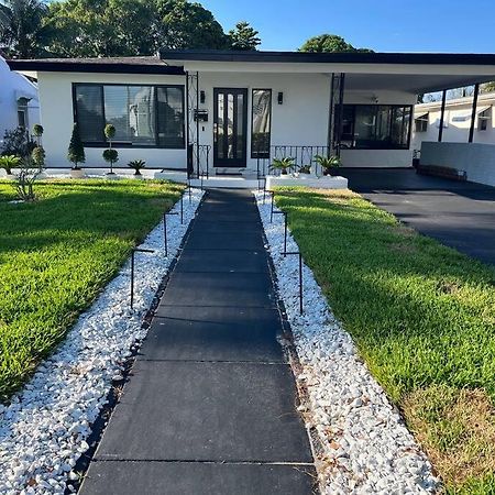 Villa Modern Tropical Oasis With Arcade, Hottub & Minigolf Hollywood Esterno foto