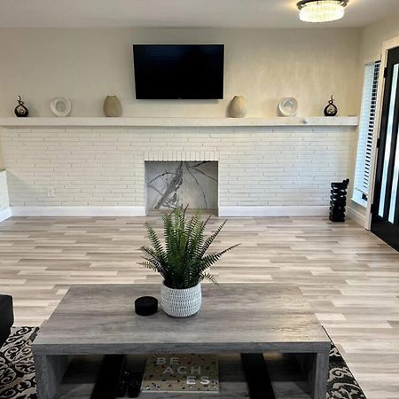 Villa Modern Tropical Oasis With Arcade, Hottub & Minigolf Hollywood Esterno foto