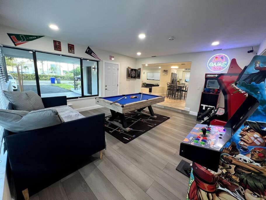 Villa Modern Tropical Oasis With Arcade, Hottub & Minigolf Hollywood Esterno foto