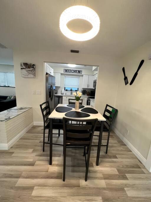 Villa Modern Tropical Oasis With Arcade, Hottub & Minigolf Hollywood Esterno foto