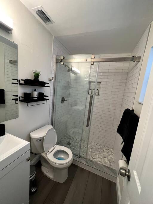 Villa Modern Tropical Oasis With Arcade, Hottub & Minigolf Hollywood Esterno foto