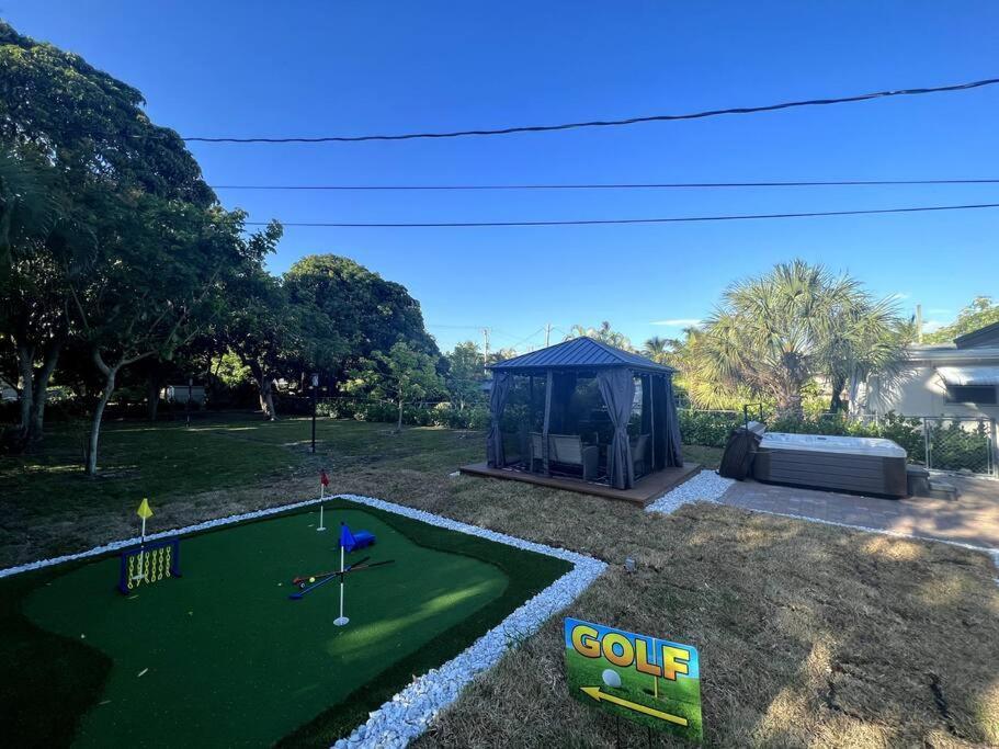 Villa Modern Tropical Oasis With Arcade, Hottub & Minigolf Hollywood Esterno foto